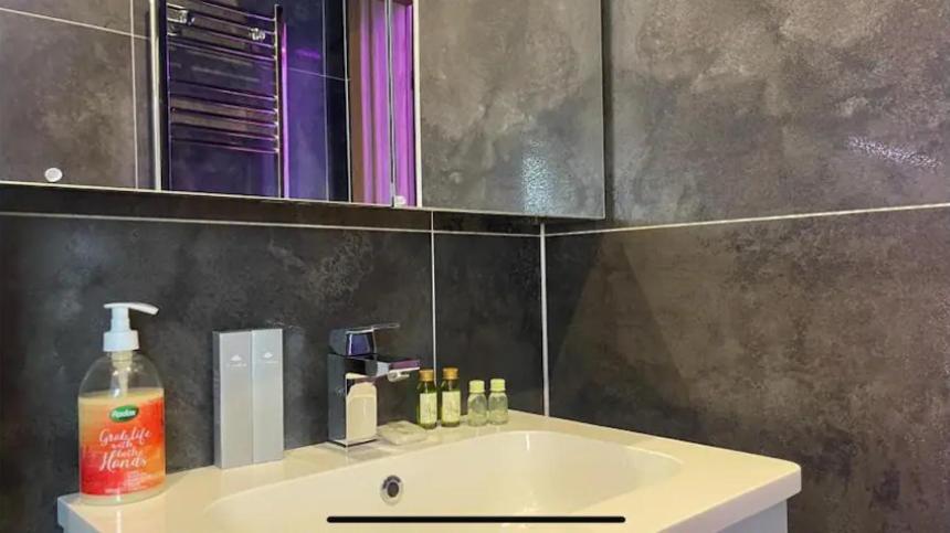 #5 Tgha Luxury One Bedroom Apartment In Athlone Exterior foto